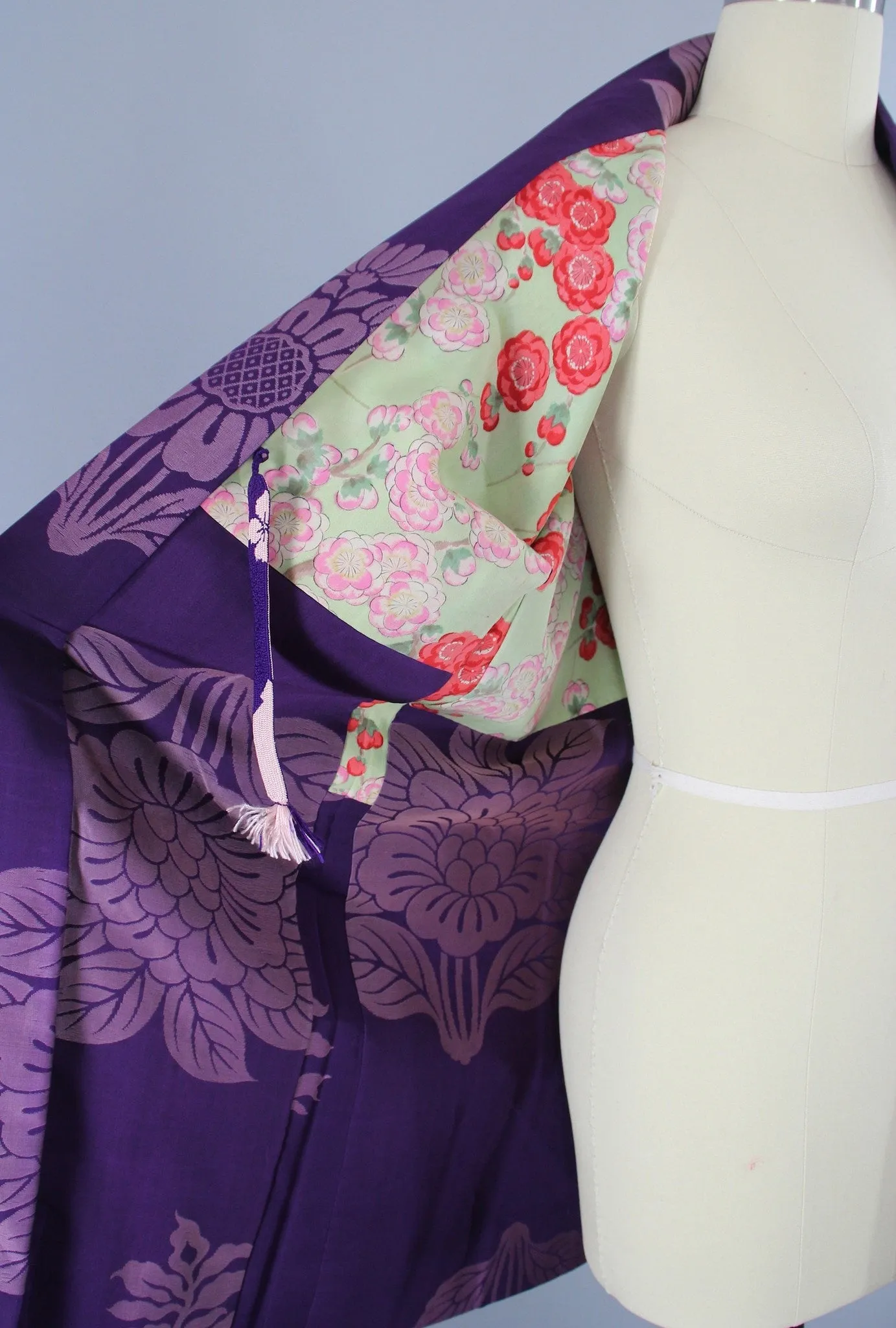 1940s Vintage Haori Kimono Jacket Cardigan in Purple Omeshi Floral