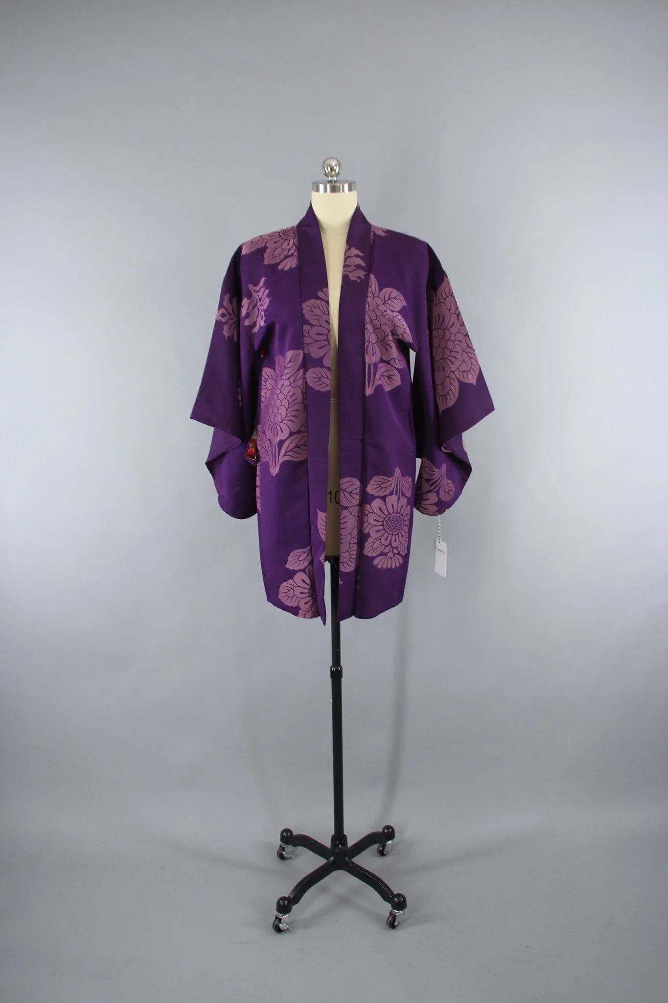 1940s Vintage Haori Kimono Jacket Cardigan in Purple Omeshi Floral