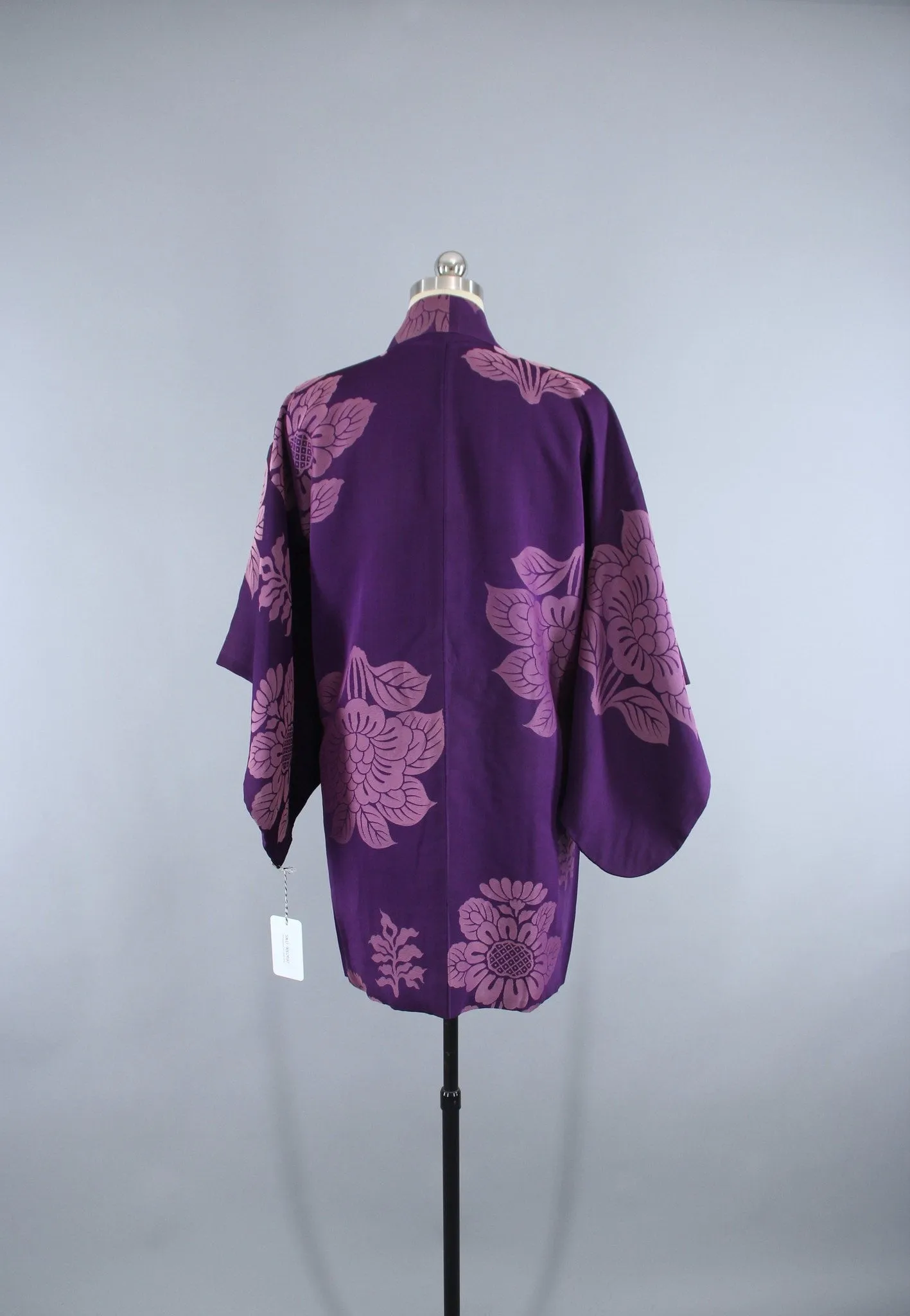 1940s Vintage Haori Kimono Jacket Cardigan in Purple Omeshi Floral