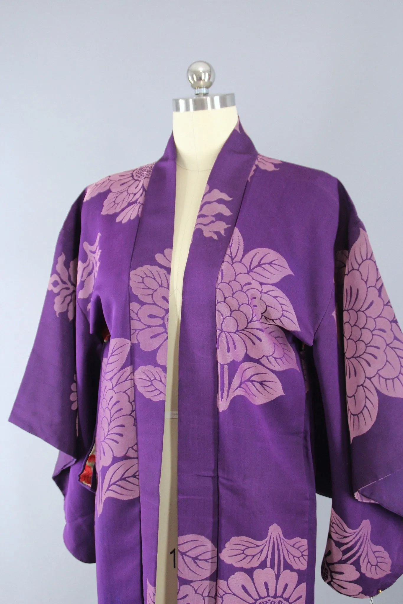 1940s Vintage Haori Kimono Jacket Cardigan in Purple Omeshi Floral