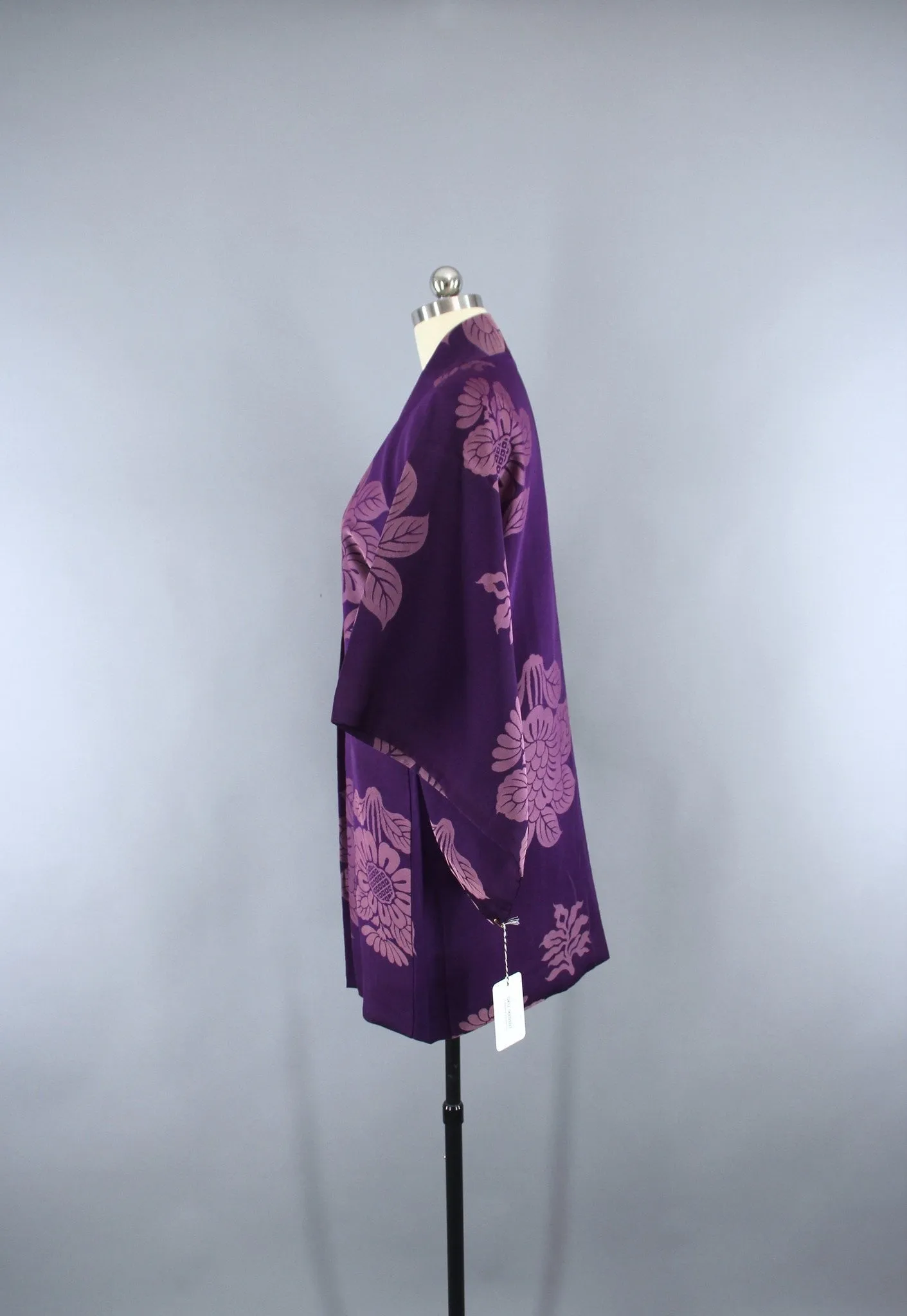 1940s Vintage Haori Kimono Jacket Cardigan in Purple Omeshi Floral