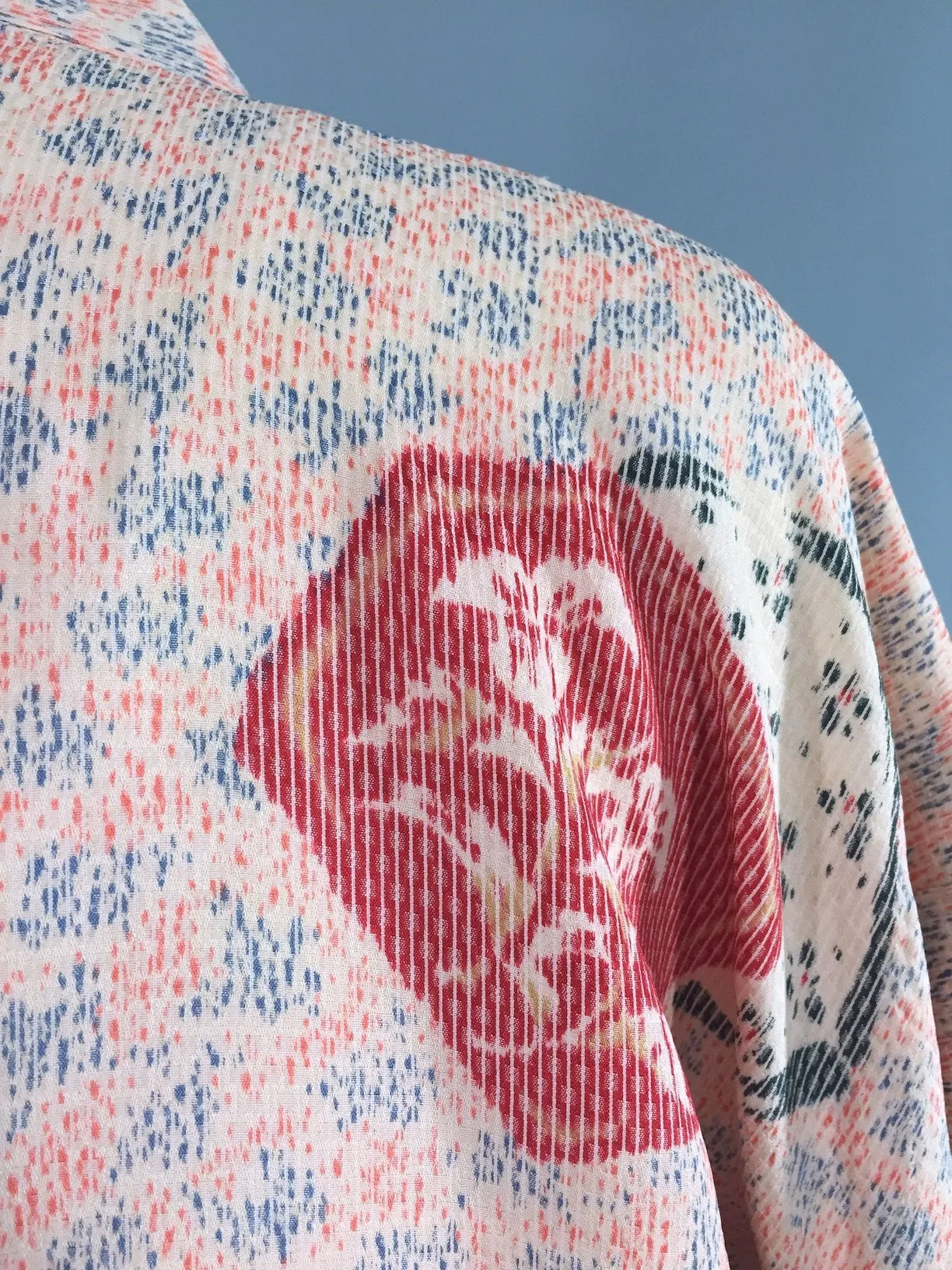 1940s Vintage Rayon Haori Kimono Cardigan with Salmon Pink Ikat Floral Print