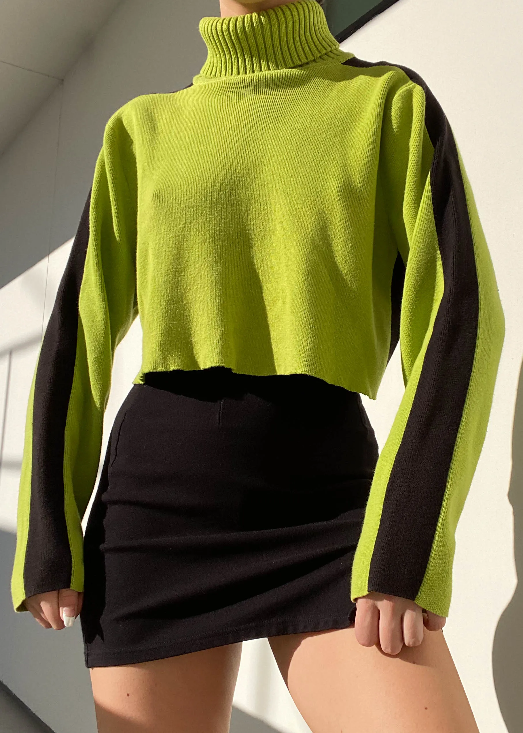 90's Lime Green & Black Turtleneck (M-L)