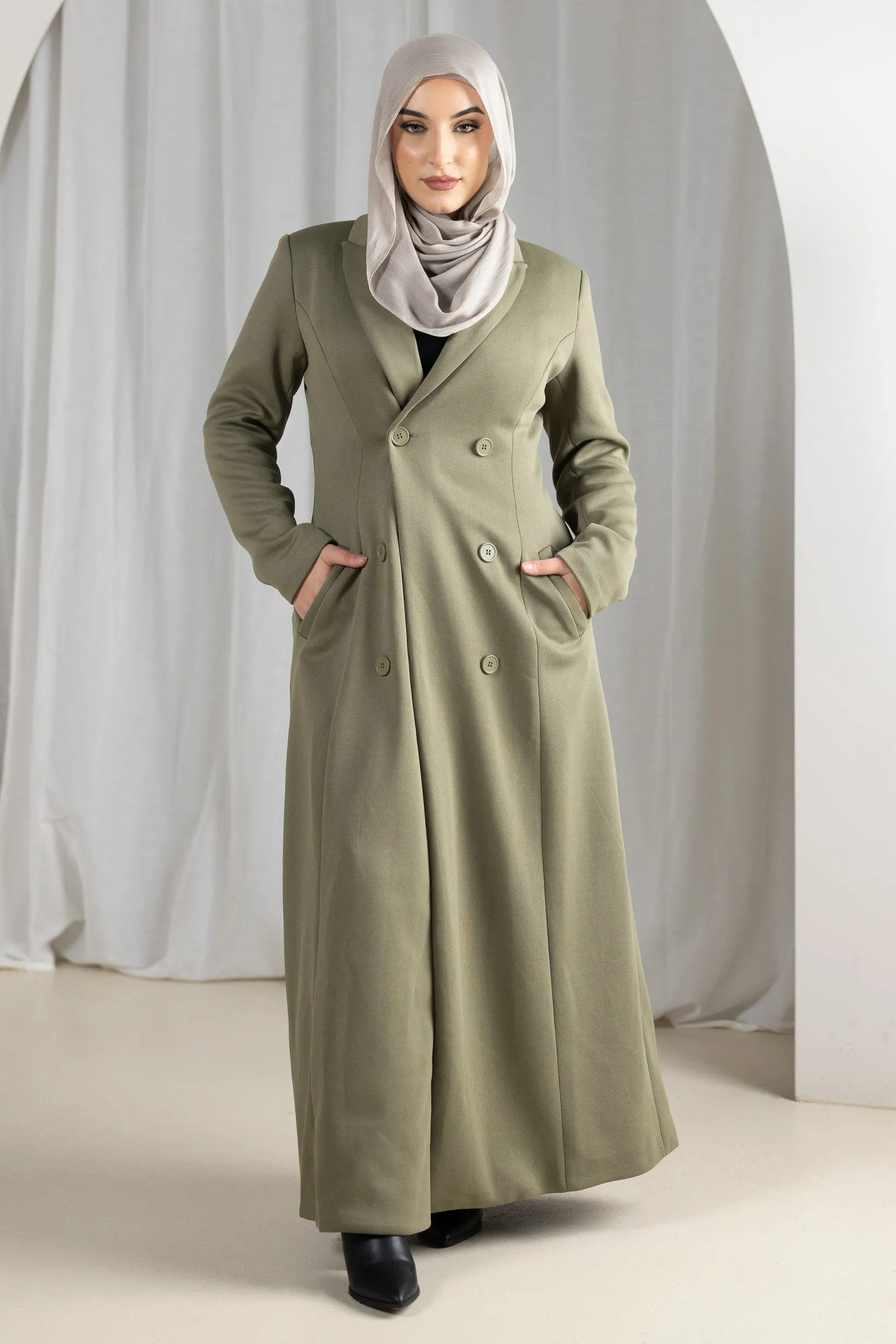 Eminent Zoya Trench