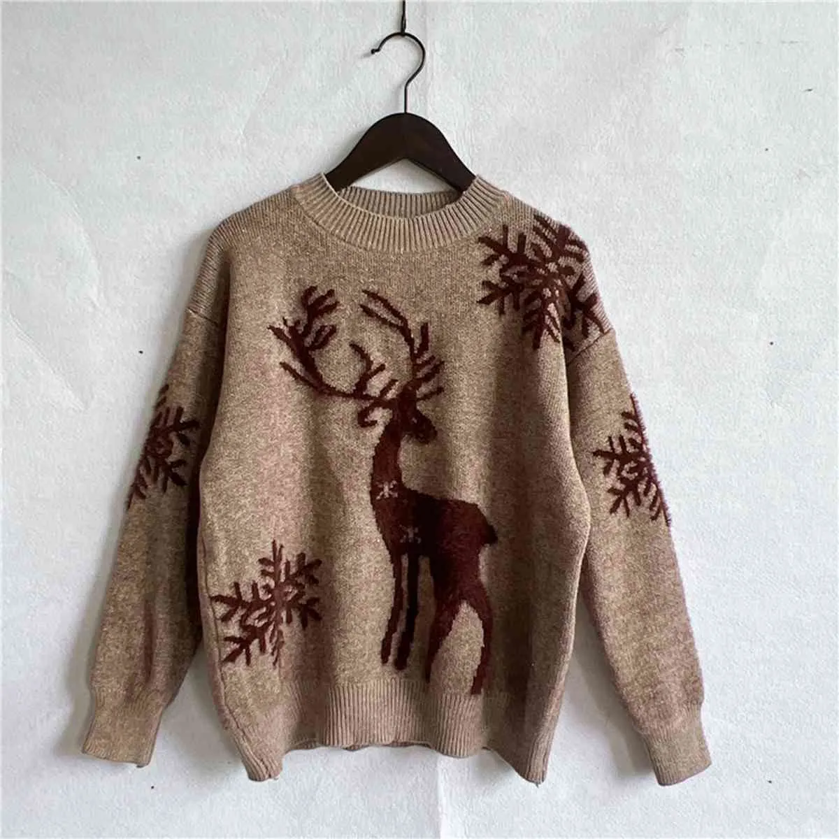 TEEK - Reindeer and Snowflake Sweater