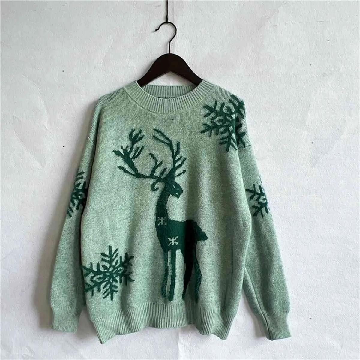 TEEK - Reindeer and Snowflake Sweater