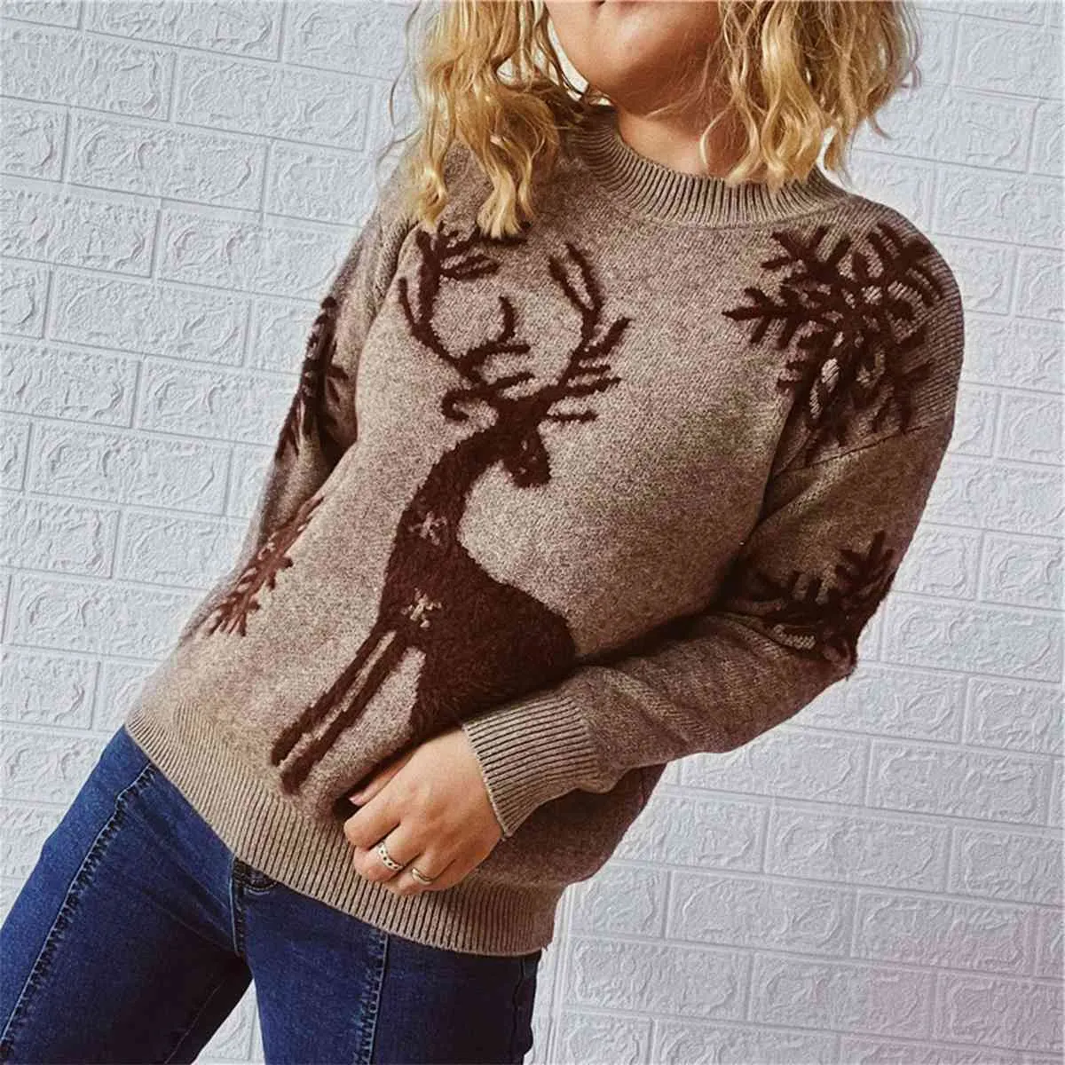 TEEK - Reindeer and Snowflake Sweater