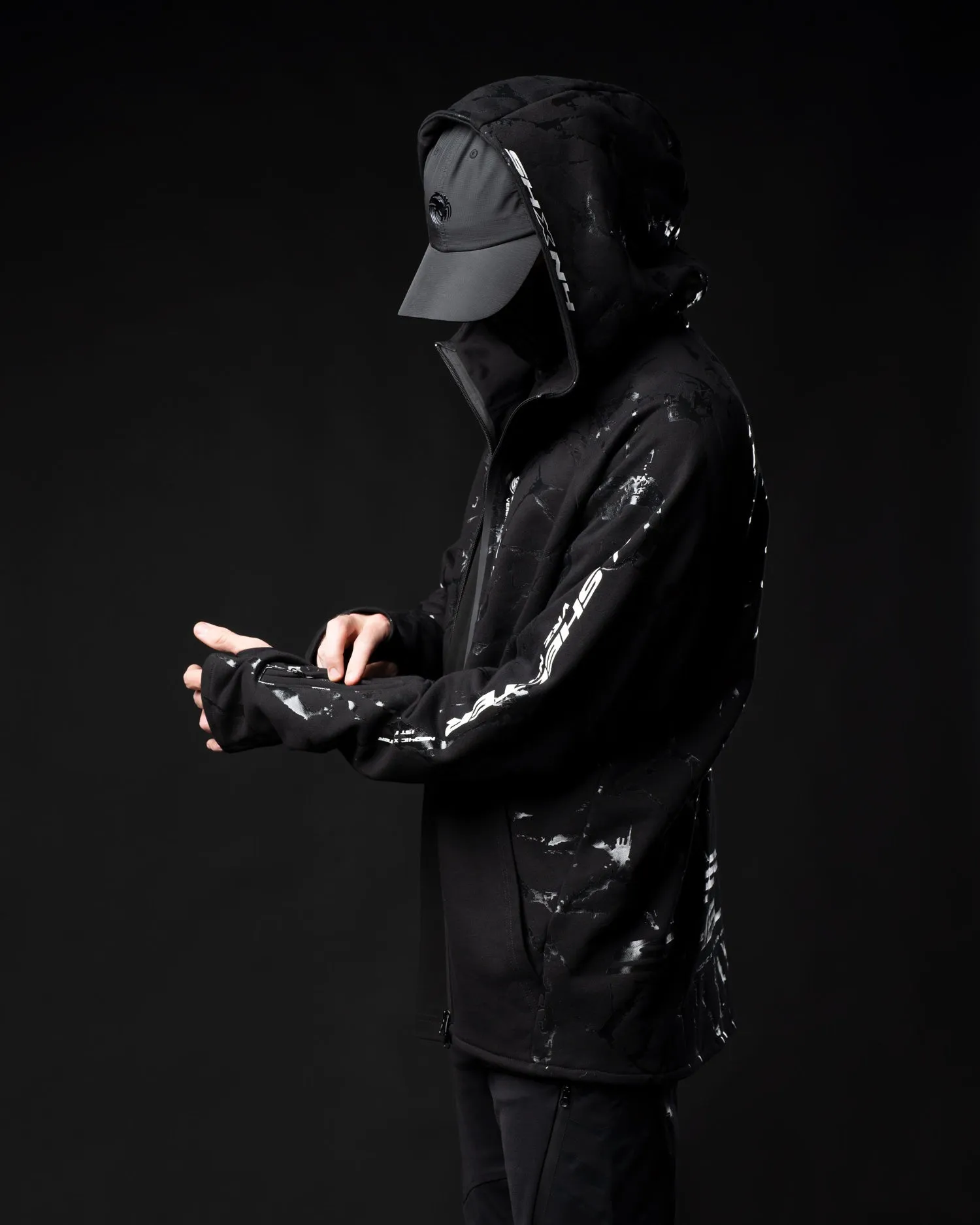 VR ZIP UP HOODIE